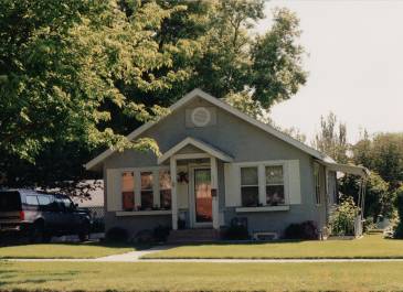 Bismarck 1999 - 811 2nd St N