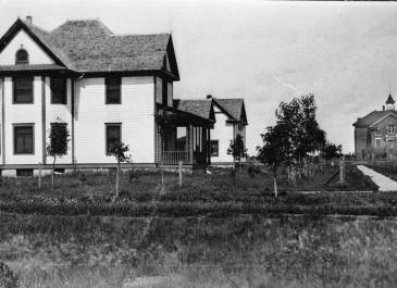 McVille - Klemesruds, Norbys, and schoolhouse on upper Main Street
