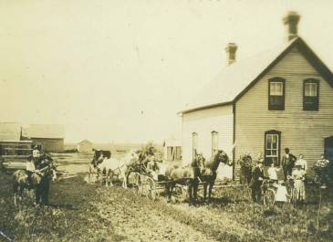St. Thomas Township, Pembina County 1910 - Van Camp and Haight Family Collection - Van Camp family outside farmhouse