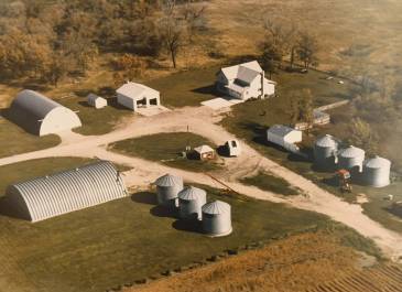 Buffalo 1987 - Harold and Marian Kasowski farmstead shot from Bill Grieve's airplane in 1987. Submitted by Heather Kasowski, NDHFA Employee