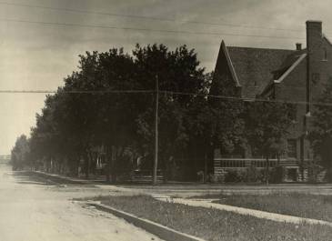 Jamestown - George Lutz residence, 3rd Ave. S