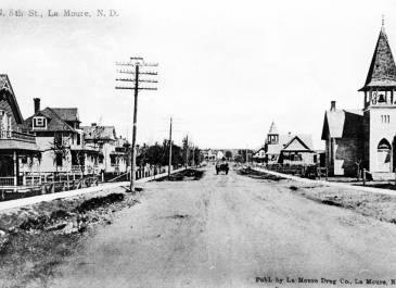 LaMoure 1910 - North Dakota Oral History Project Photograph Collection - North 8th St.