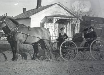 Bismarck 1920 - Frank Bennett Fiske Couple in horse drawn buggy\