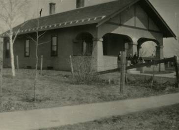 McClusky 1925 - Anton P. Ness Papers Ness children on front steps of home 