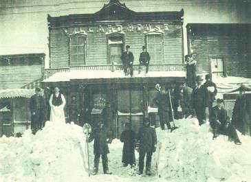 Dickinson 1900 - Pioneer Museum of McKenzie County Collection - Group on snow banks outside Villard House