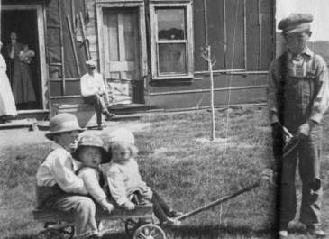 Fryburg 1915 - North Dakota Oral History Project Photograph Collection - Harry Rue's OU Ranch house and homestead shack on Government Creek NW of Fryburg
