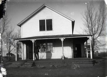 Taylor 1900 - Herman Breum , “Home,” Southwestern North Dakota Digital Archive At the Dickinson Museum Center https://dmc.omeka.net/items/show/1113944.